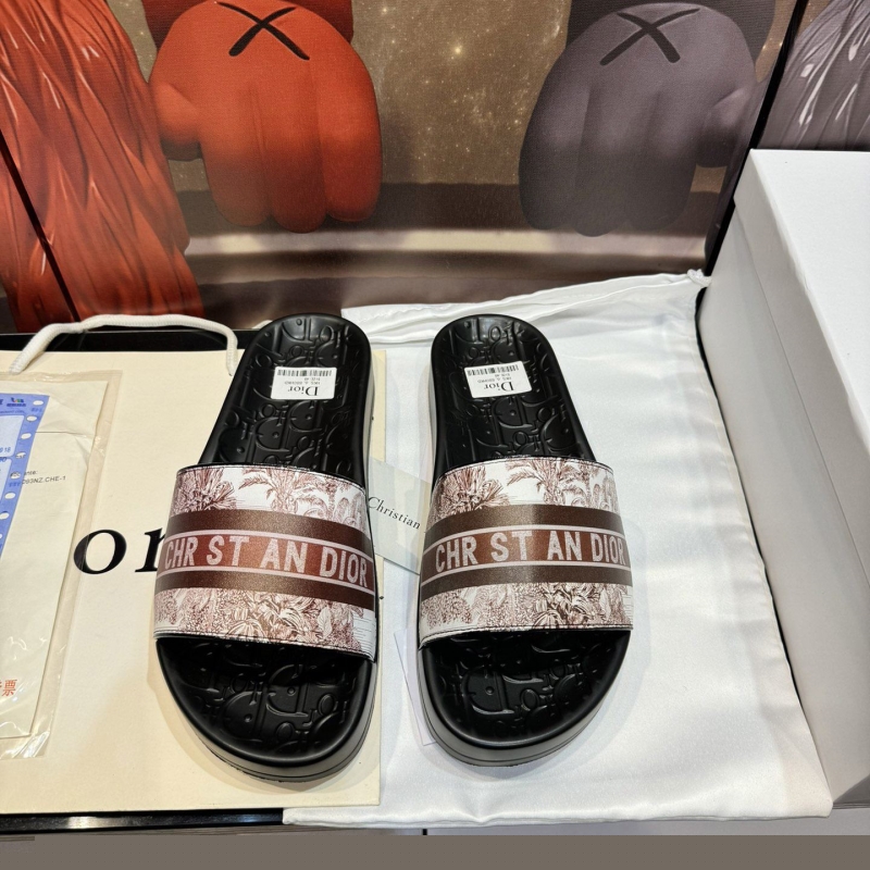 ch**an D*or slippers